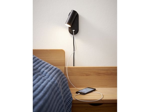 Vägglampa EGO USB svart