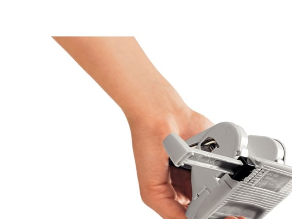 Leitz - Hullstanser - 16 ark / 1.6 mm - plast, metall - rød