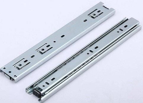 Kotitalouksien kuulalaakeroidut liukukiskot 45 300 Mm. 2 kpl Kotitalouksien kuulalaakeroidut liukukiskot 45 300 Mm. 2 kpl