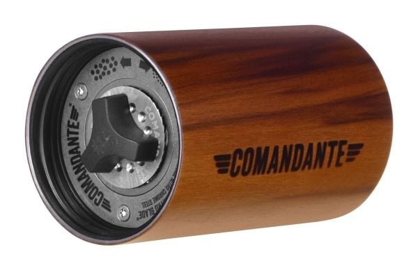 Commander C40 MK4 Nitro Nestemäinen Amber