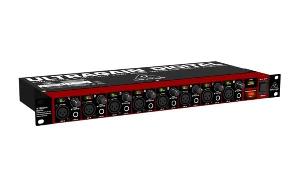 BEHRINGER ADA8200 - Analoginen audio / ADAT kaksisuuntainen audiomuunnin