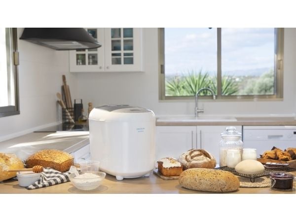 Cecotec Bread&Co 1000 Delicious, 1 kg, Katseluikkuna, Ajastin, Säädettävä reunanruskistuksen hallinta, Pidä lämpimänä-toiminto, 550 W