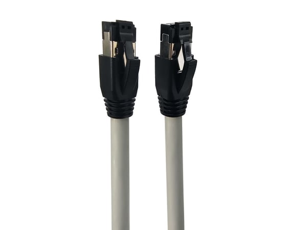MicroConnect – Patch-kaapeli – RJ-45 (uros) – RJ-45 (uros) – 1,5 m – S/FTP – CAT 8.1 – halogeeniton, kierteetön – valkoinen