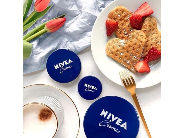 NIVEA Creme, Kerma, Unisex, Kosteuttava, Ravitseva, Pehmentävä, Kaikille ihotyypeille, 75 ml, Purkki