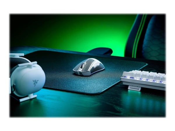 Razer DeathAdder V3 Pro - Mus - ergonomisk - høyrehendt - optisk - 5 knapper - trådløs - Bluetooth, USB - hvit