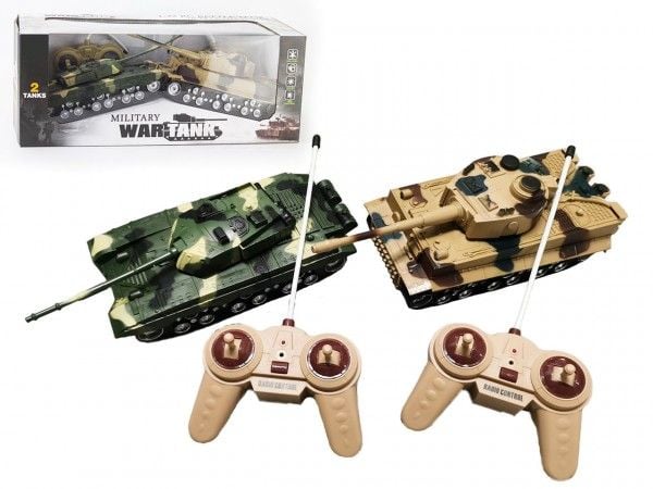 Madej to fjernstyrte kampvogner R/C