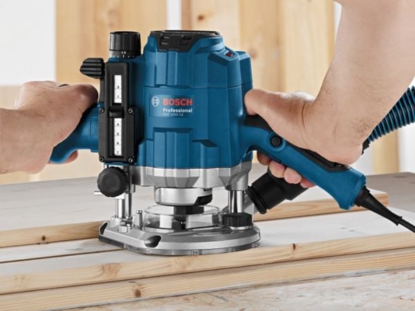 Bosch GOF 1250 CE Professional - Dukkertfres - 1250 W - 8 mm flens
