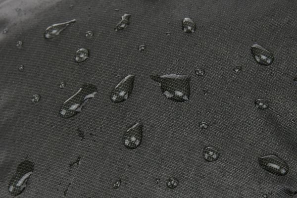 Thule Stir 25L. Obsidiaani