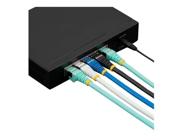 StarTech.com NLWH-50C-CAT6A-PATCH, 0,5 m, Cat6a, S/FTP (S-STP), RJ-45, RJ-45
