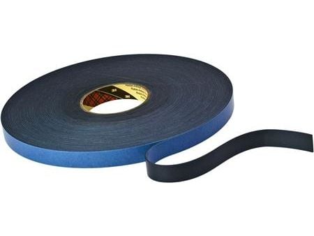 Skumtape hvid 9508W, 12mmx66mx0,8mm tyk. Bruges til samling af skilte, letvægtsemblemer, navneskilte og andre opgaver