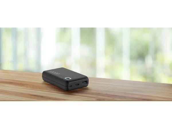 Cellularline ESSENCE. akun/akun kapasiteetti: 10000 mAh, akun/akun tekniikka: litiumpolymeeri (LiPo). lähtöliitännät USB A: 1, USB Type-C porttien ...
