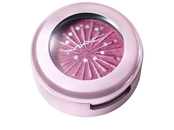 MAC Extra Dimension Foil Eye Shadow Explosive Chemistry Holiday 2020 Collection MAC Extra Dimension Foil Eye Shadow Explosive Chemistry Holiday 2020 Collection