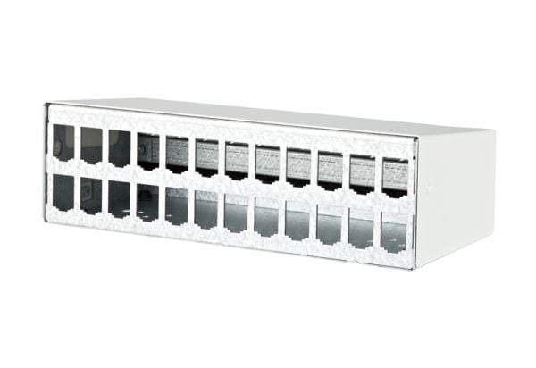 Metz Connect - Hus for patchpanel - overflatemonterbar - ren hvit, RAL 9010 - 24 porter