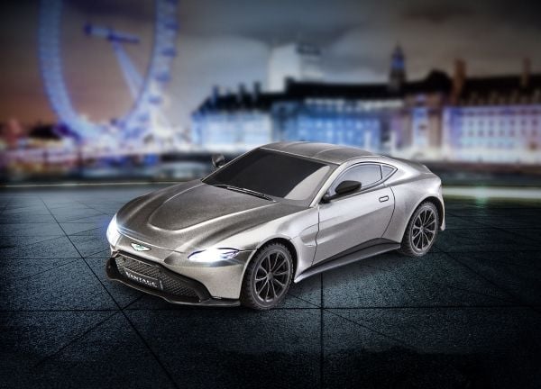 Revell Aston Martin Vantage, Bil, 1:24, 8 år