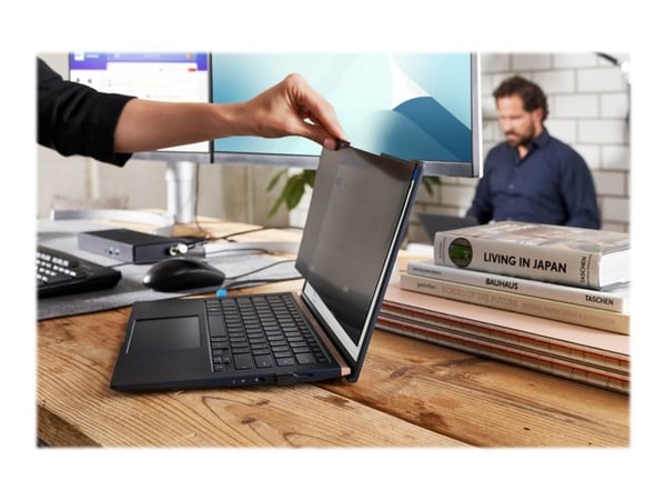 Kensington MagPro 13.3" (16:9) Laptop Privacy Screen with Magnetic Strip - Sekretessfilter till bärbar dator - 13,3 tum bred - svart
