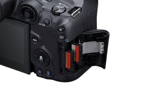 Canon EOS R7 - Digitalkamera - speilløst - 32.5 MP - 4K / 60 fps - 8.3optisk x-zoom RF-S 18-150 mm F3.5-6.3 IS STM linse - Wi-Fi, Bluetooth