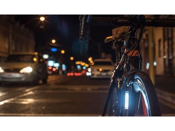 Knog 12140, Lommelyktsmontering til sykkel, Vanntett, IP67, Innebygd batteri, Sort