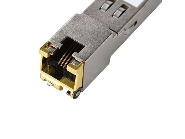IBM 00FE333 yhteensopiva BlueOptics SFP BO08C28S1 (00FE333-BO)