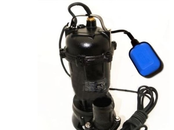 550W LIKAISEN VEDEN PUMPPU HAKKURILLA, KELLUKKEELLA VARUSTETTUNA