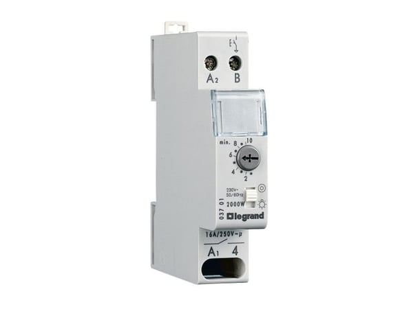 Legrand 3701 Aikakytkin porrasvalaistukseen DIN-kisko 230 V/AC