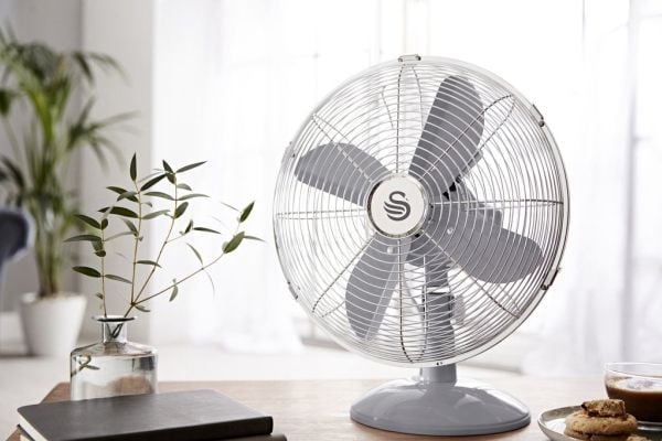 Swan Retro-tuuletin SFA12620GRN harmaa