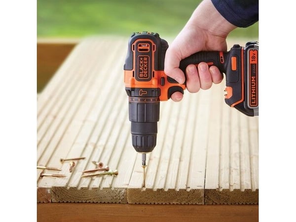 Black + Decker 18V iskuporakone 2g 2 Batt 2.0ah kotelo