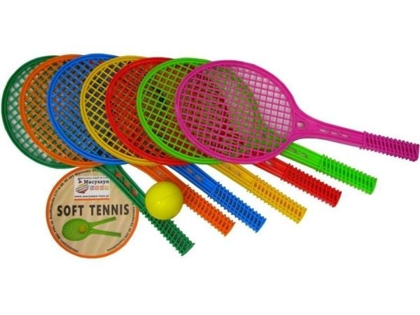 Macyszyn Rackets med en ball