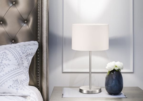 Trio bordlampe Hvit Trio HOTEL nattbordlampe 501100101