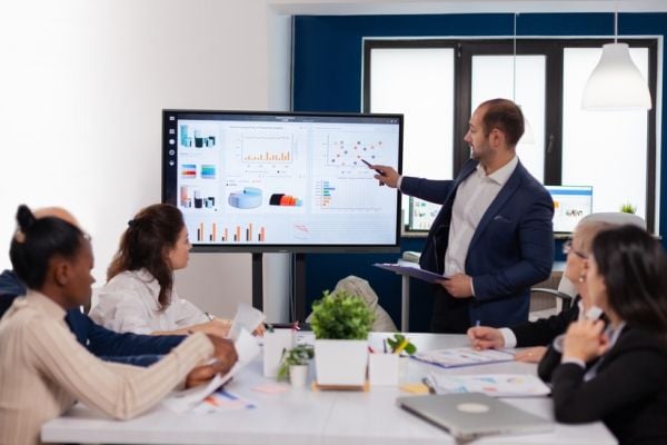 Sharp PN-L652B, 165,1 cm (65"), 3840 x 2160 pikseliä, LCD, Full-Array, 16:9, 350 cd/m²