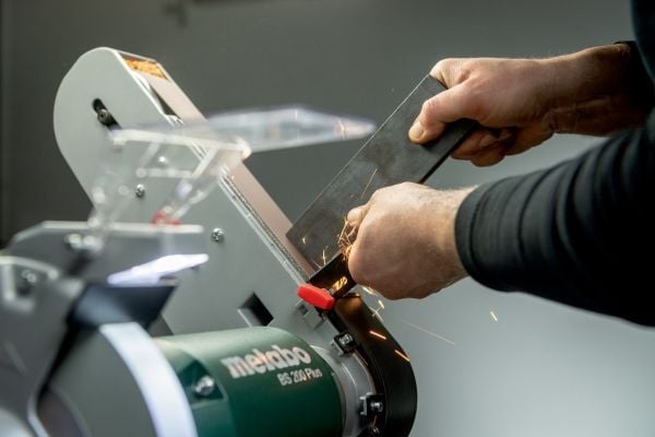 Metabo BS 200 Plus - Benk-/beltesliper - 600 W - 2.7 N·m - 200 x 25 mm wheel