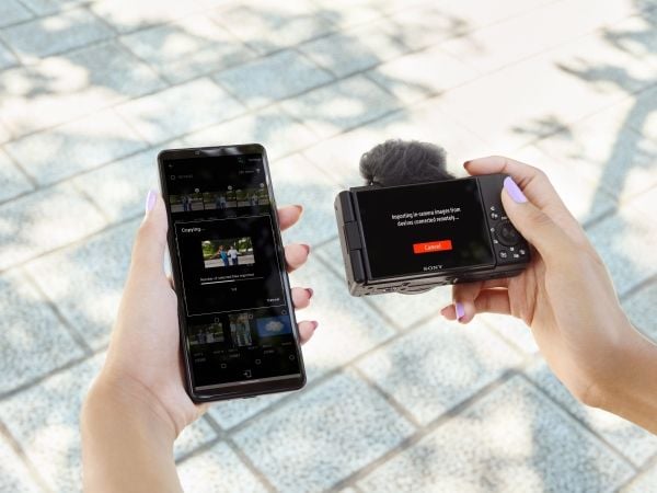 Sony ZV-1F - Digitalkamera - kompakt - 20.1 MP - 4 K / 30 fps - ZEISS - Wi-Fi, Bluetooth - svart