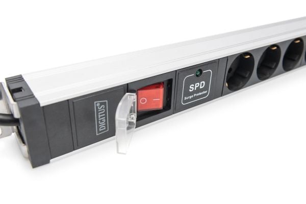 DIGITUS PDU 1HE 12x Schuko 16A lähdöt 230V/16A musta