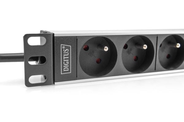 DIGITUS - Strømfordelerenhet (kan monteres i rack) - AC 230 V - 4000 watt - inngang: power CEE 7/7 - utgangskontakter: 4 (CEE 7/5) - 1U - 10" - 2 m...