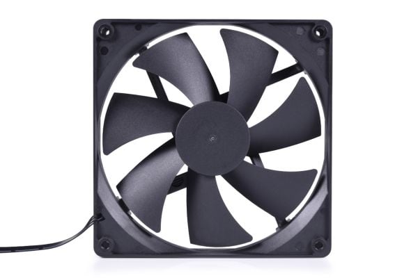 Alphacool Core PWM -tuuletin 2500 rpm - 140 mm - musta