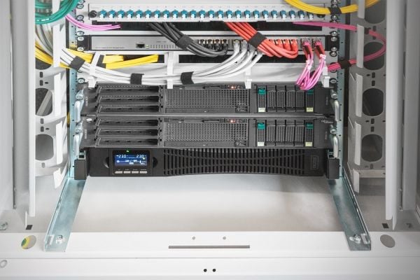 DIGITUS - UPS (rackmonterbar/ekstern) - online - AC 208/220/230/240 V - 2000 watt - 2000 VA - enkeltfase - RS-232, USB - utgangskontakter: 8 - 2U -...