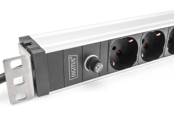 DIGITUS Alu pistorasia 8-way 1U IT 2m 2m