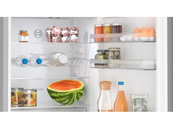 Bosch Serie | 4 KGN367ICT - Kjøleskap/fryser - bunnfryser - bredde: 60 cm - dybde: 66.5 cm - høyde: 186 cm - 321 liter - Klasse C - rustfritt stål