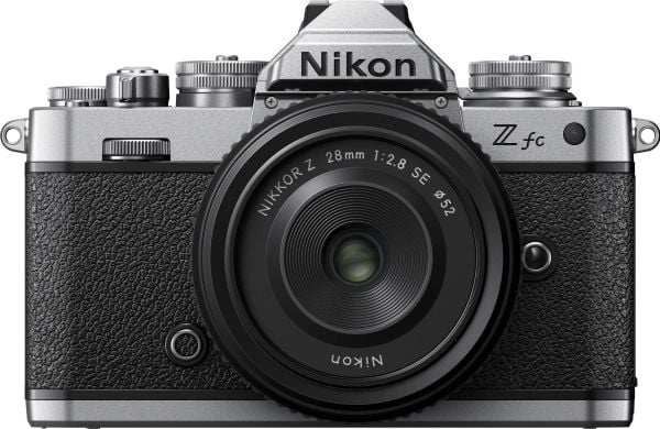 Nikon Z fc + 28 SE-kit, 20,9 MP, 5568 x 3712 piksler, CMOS, 4K Ultra HD, Berøringsskjerm, Sort, Sølv