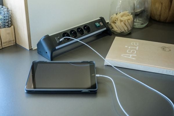 Brennenstuhl Power Strip ALU-Office-Line 4gang 1.8m USB