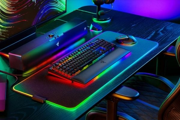 Razer BlackWidow V4 Pro - Tastatur - bakgrunnsbelyst - USB - QWERTY - USA - tastsvitsj: Razer Yellow