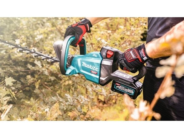 Makita UH005GZ - Häcksax - sladdlös - 40 V - inget batteri, ingen laddare - 2000/3600/5000 spm - 750 mm - skärkapacitet: 23.5 mm - tandmellanrum: 3...