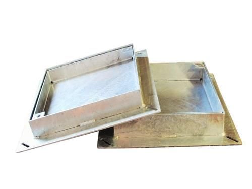 Jesmig 315/425 x 59 mm brønddæksel til integrerede fliser, 5 t