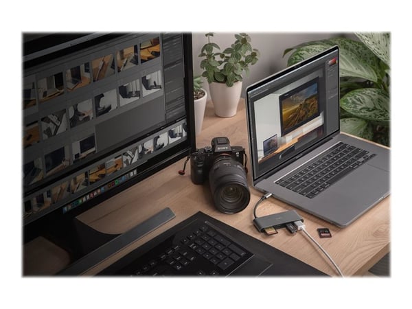 Moshi Multimedia Adapter - Dockningsstation - USB-C - HDMI
