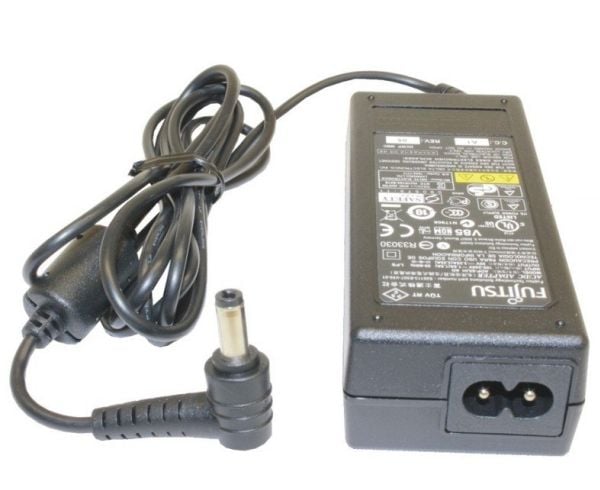 Fujitsu - Strömadapter - 65 Watt - för LIFEBOOK AH532