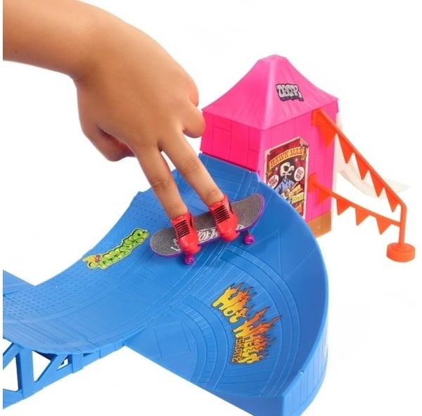 Hot Wheels Skate Amusement Park Skate Set