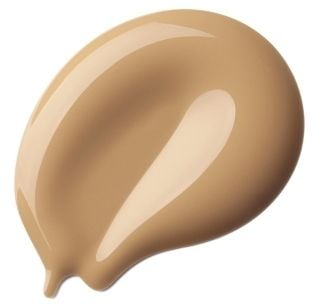 Guerlain L'Essentiel, #12905 Aqua (vann), C9-12 Alkan, Glycerin, Propandiol, Polyglyceryl-6 Polyricinoleate, Silica,...
