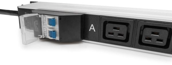 DIGITUS - Strømfordelingslist - 32A - AC 230 V - 8000 watt - 73000 VA - enkeltfase - inngang: IEC 60309 - utgangskontakter: 28 (24 x IEC 60320 C13,...