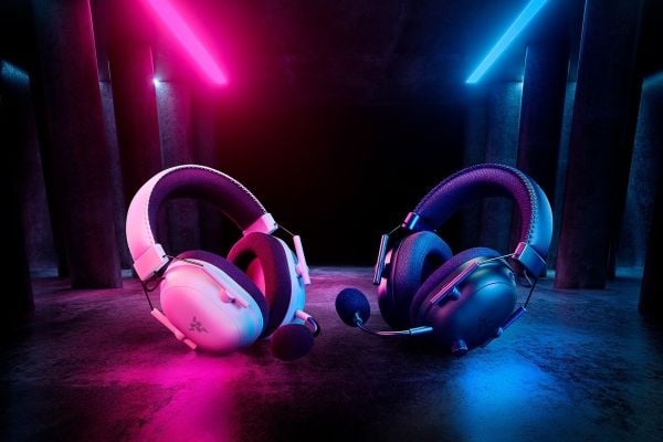 Razer BlackShark V2 PRO - 2023 Edition - hodesett - full størrelse - Bluetooth / 2,4 GHz radiofrekvens - trådløs - lydisolerende - svart