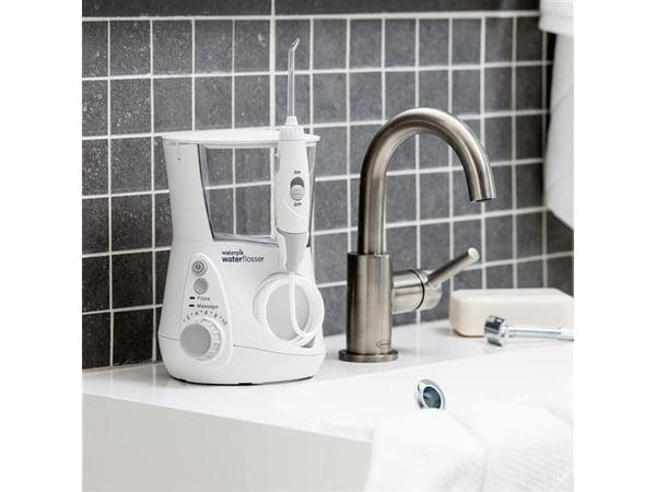 Waterpik WP-660 Ultra Professional -suuvesi - valkoinen