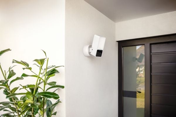 Eve Outdoor Cam utendørs IP-kamera (hvit) med bevegelsessensor